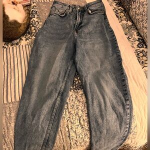 Divided Women's Boyfriend Jeans in Faded Blue Wash